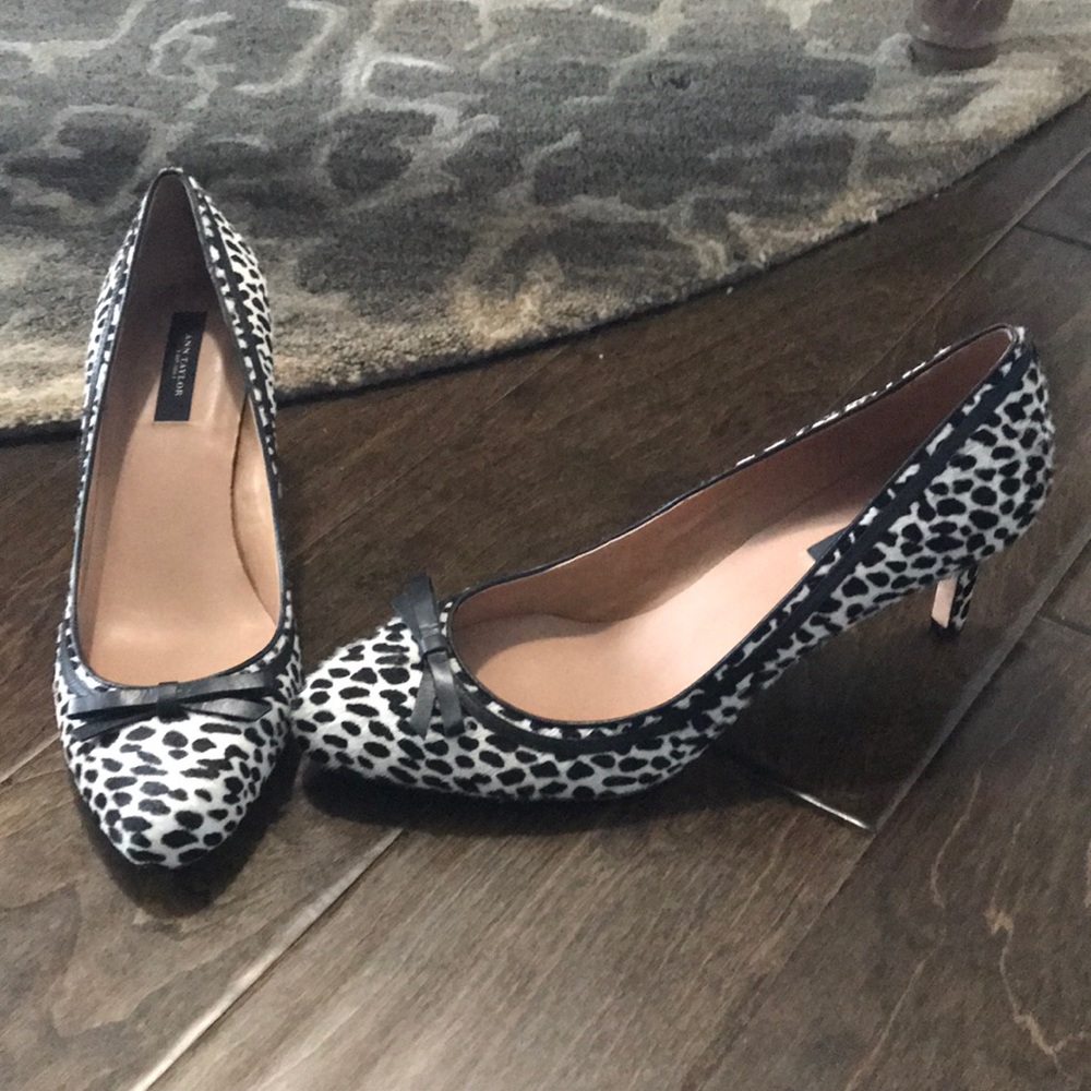 Ann Taylor Leopard Print Pumps